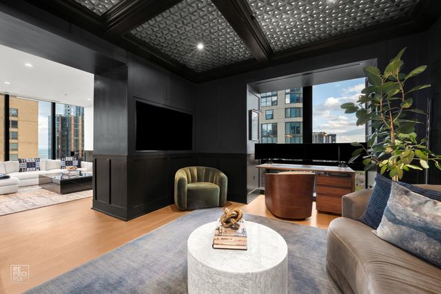 363 E Wacker Drive 2109, Chicago, IL 60601