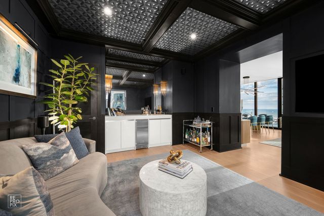 363 E Wacker Drive 2109, Chicago, IL 60601