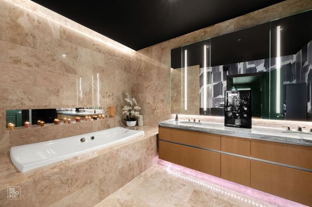 363 E Wacker Drive 2109, Chicago, IL 60601