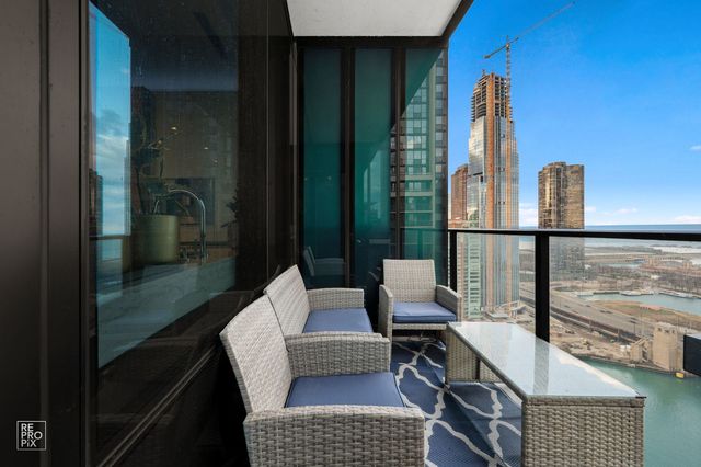 363 E Wacker Drive 2109, Chicago, IL 60601