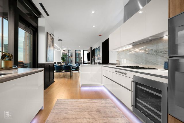 363 E Wacker Drive 2109, Chicago, IL 60601