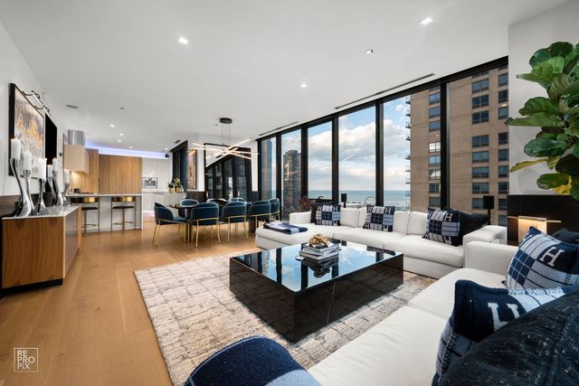 363 E Wacker Drive 2109, Chicago, IL 60601