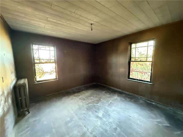 25 Aliquippa Avenue, Monessen, PA 15062