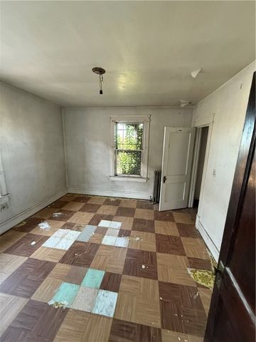 25 Aliquippa Avenue, Monessen, PA 15062