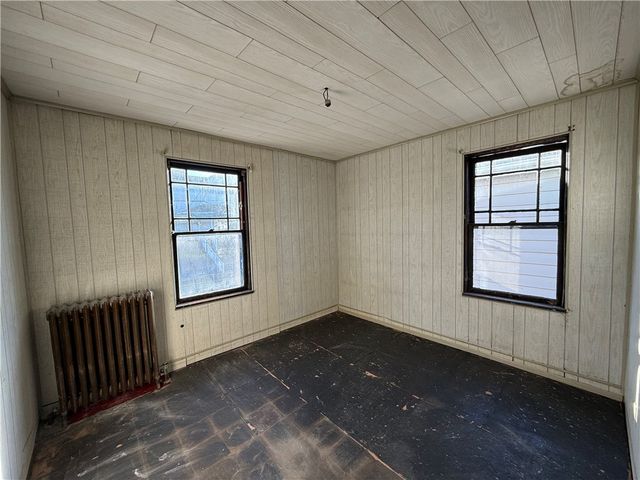 25 Aliquippa Avenue, Monessen, PA 15062