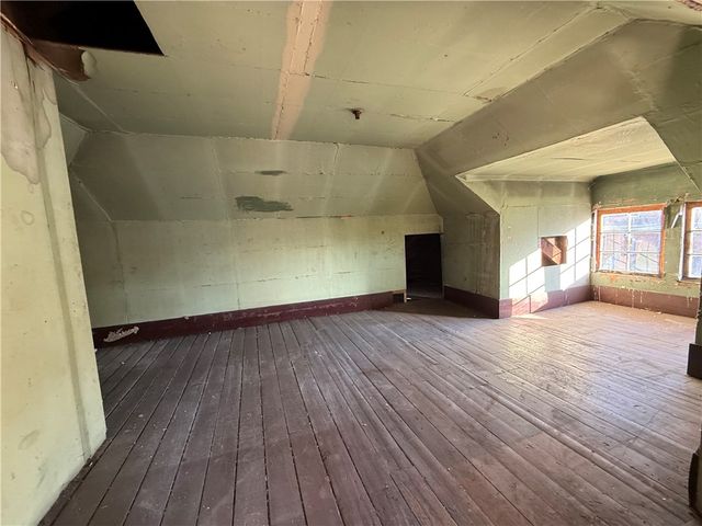 25 Aliquippa Avenue, Monessen, PA 15062