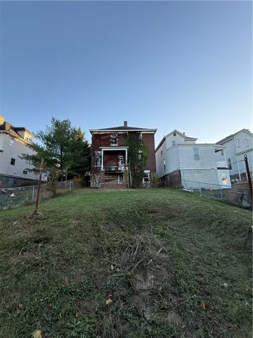 25 Aliquippa Avenue, Monessen, PA 15062