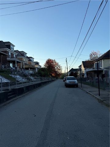 25 Aliquippa Avenue, Monessen, PA 15062