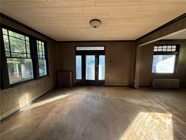 25 Aliquippa Avenue, Monessen, PA 15062