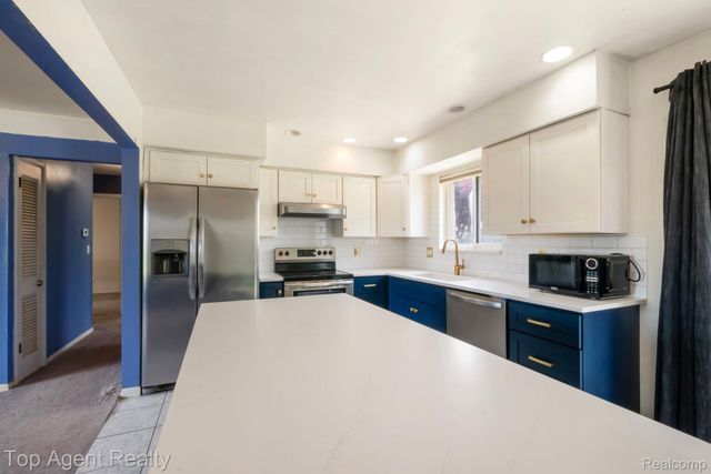 29639 Malvina Drive, Warren, MI 48088