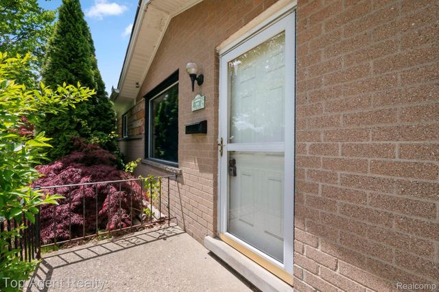 29639 Malvina Drive, Warren, MI 48088