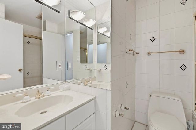 4401 BESTOR DR, Rockville, MD 20853