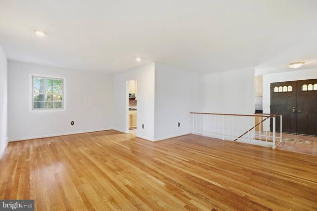 4401 BESTOR DR, Rockville, MD 20853
