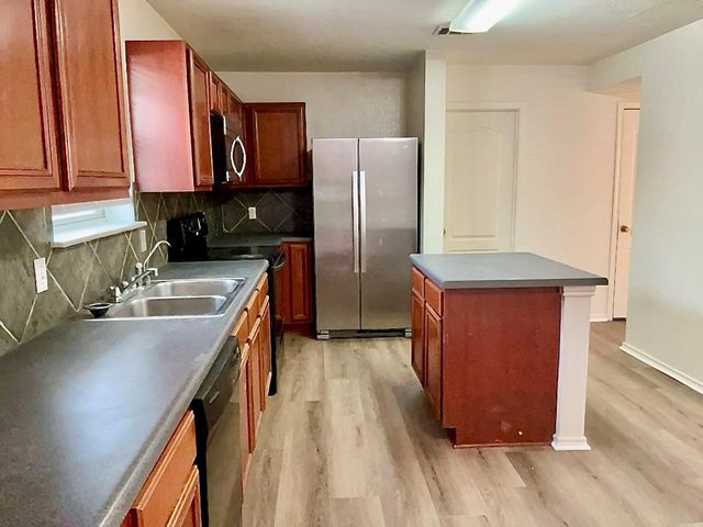3502 Sandy Brook DR, Round Rock, TX 78665