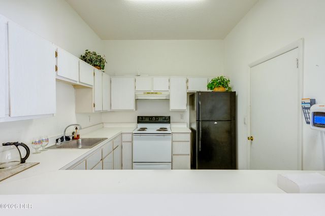 840 Center Ave Apt 10, Holly Hill, FL 32117