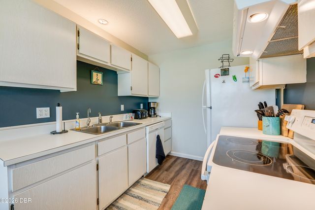 840 Center Ave Apt 10, Holly Hill, FL 32117