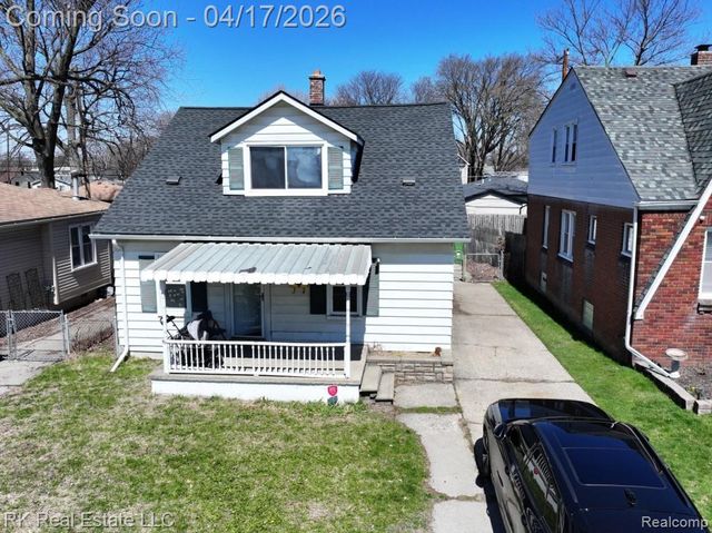1125 E Hayes Avenue, Hazel Park, MI 48030