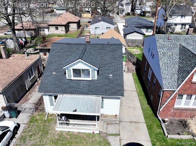 1125 E Hayes Avenue, Hazel Park, MI 48030