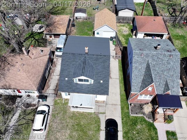 1125 E Hayes Avenue, Hazel Park, MI 48030