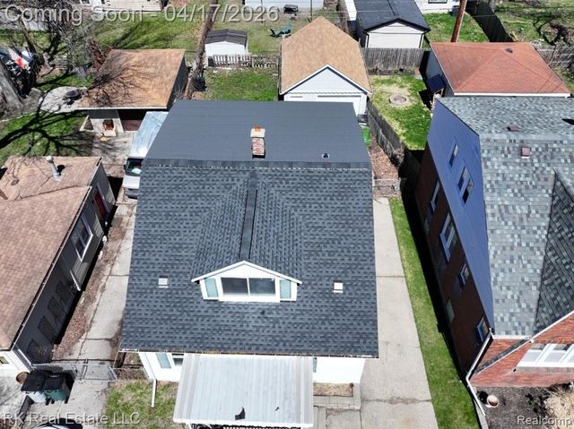 1125 E Hayes Avenue, Hazel Park, MI 48030