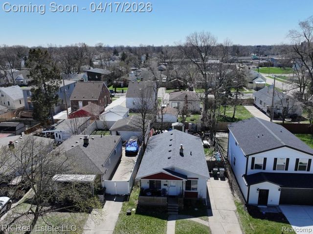 1125 E Hayes Avenue, Hazel Park, MI 48030