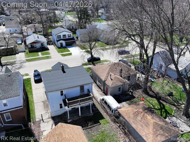 1125 E Hayes Avenue, Hazel Park, MI 48030