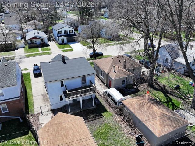 1125 E Hayes Avenue, Hazel Park, MI 48030
