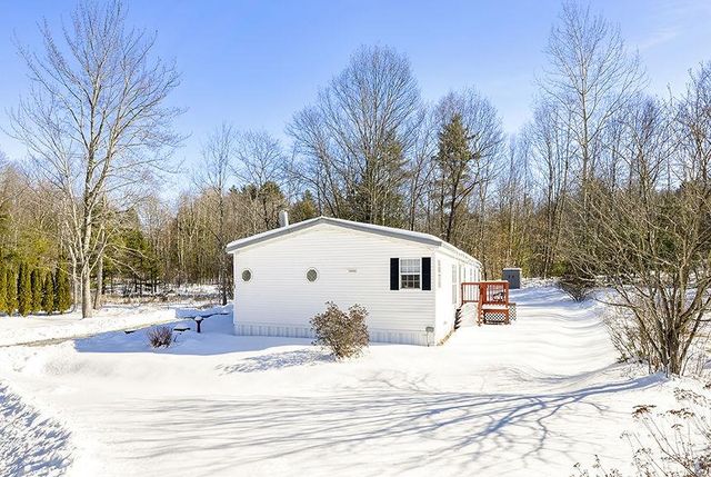 127 MORWAYS Park, Charlestown, NH 03603