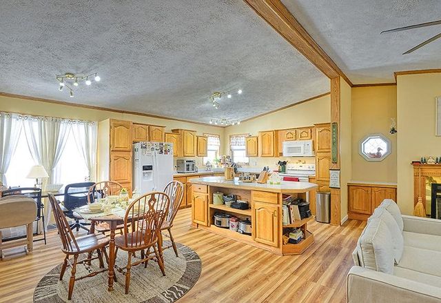 127 MORWAYS Park, Charlestown, NH 03603