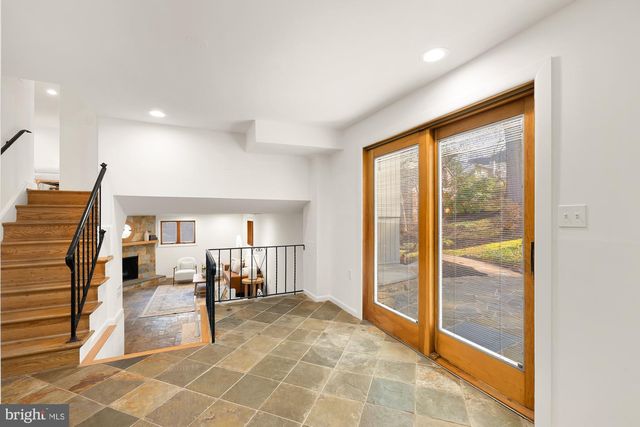 9213 FRIARS RD, Bethesda, MD 20817