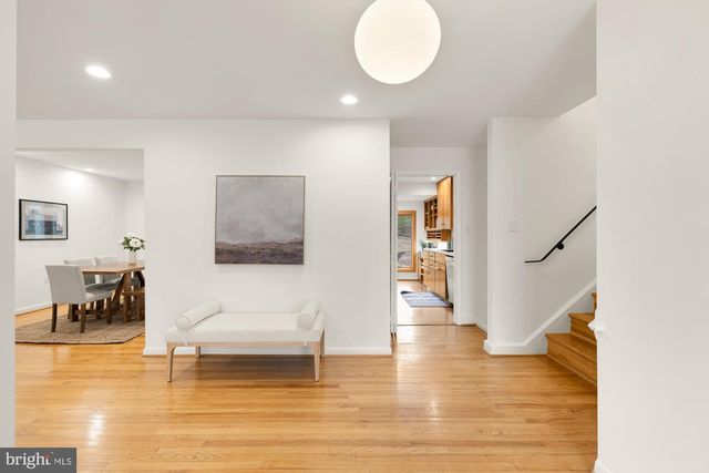 9213 FRIARS RD, Bethesda, MD 20817