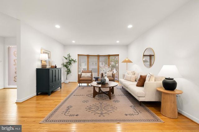 9213 FRIARS RD, Bethesda, MD 20817