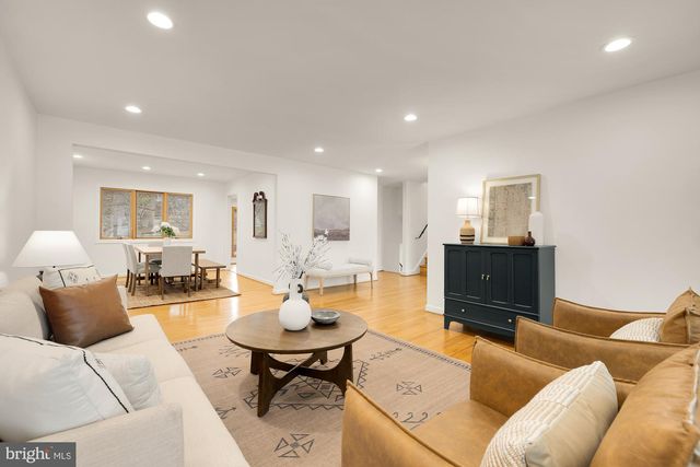 9213 FRIARS RD, Bethesda, MD 20817