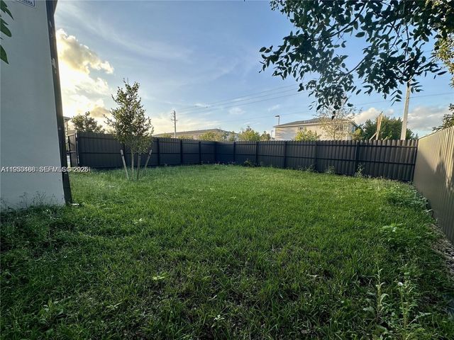 306 NW 11th Ct, Florida City, FL 33034