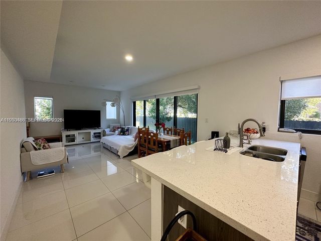 306 NW 11th Ct, Florida City, FL 33034