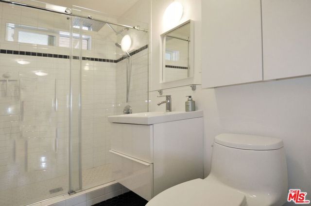 3919 W 27th Street, Los Angeles, CA 90018