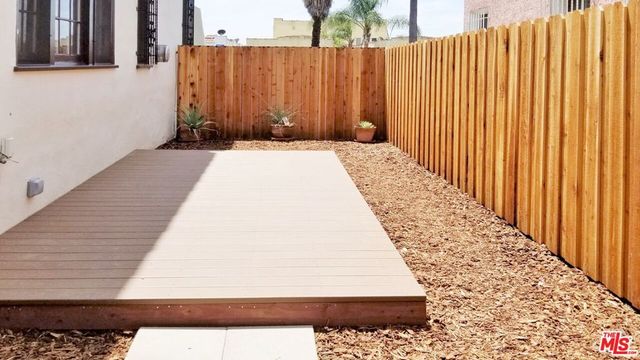 3919 W 27th Street, Los Angeles, CA 90018