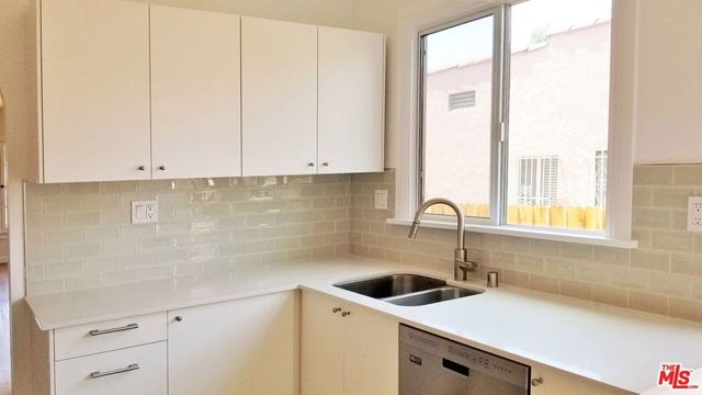 3919 W 27th Street, Los Angeles, CA 90018
