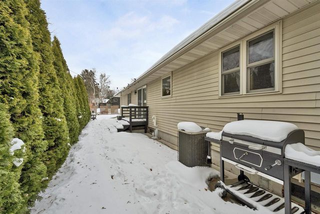 1217 CHARLES STREET, De Pere, WI 54115