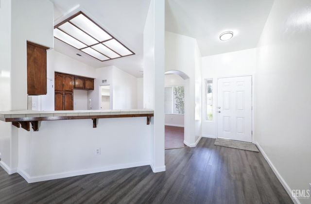 10102 Salerosa Court, Bakersfield, CA 93312