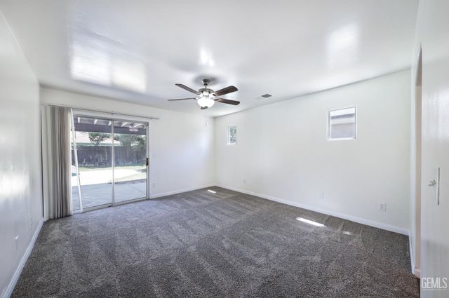 10102 Salerosa Court, Bakersfield, CA 93312