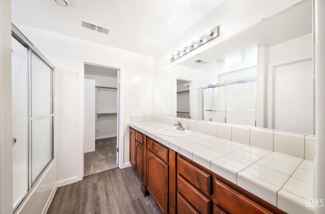 10102 Salerosa Court, Bakersfield, CA 93312