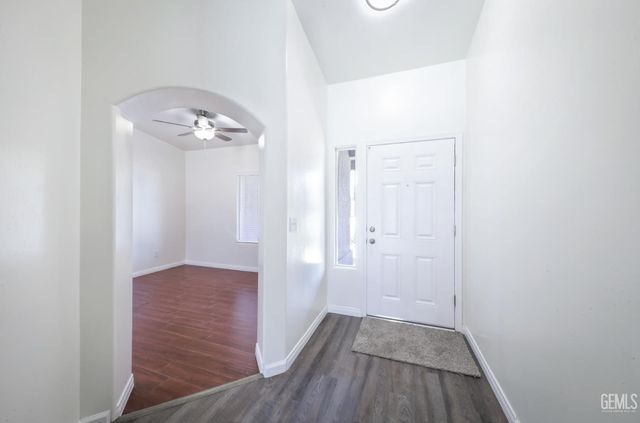 10102 Salerosa Court, Bakersfield, CA 93312