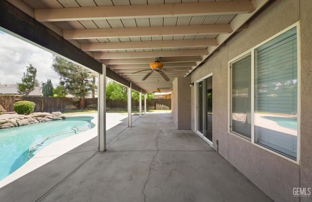 10102 Salerosa Court, Bakersfield, CA 93312