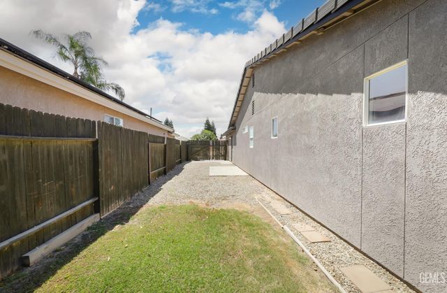 10102 Salerosa Court, Bakersfield, CA 93312