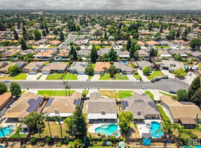 10102 Salerosa Court, Bakersfield, CA 93312