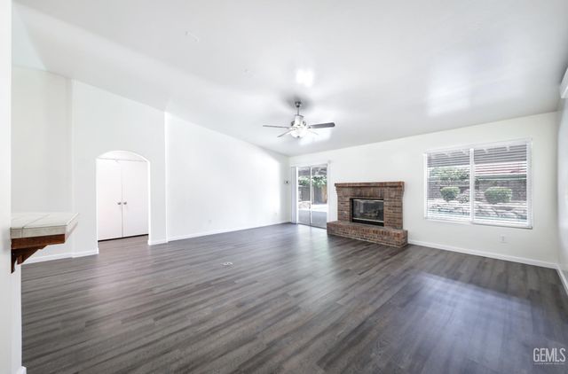 10102 Salerosa Court, Bakersfield, CA 93312