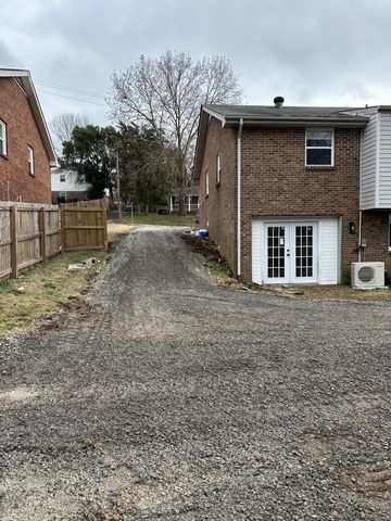 8127 Bonnafair Dr, Hermitage, TN 37076