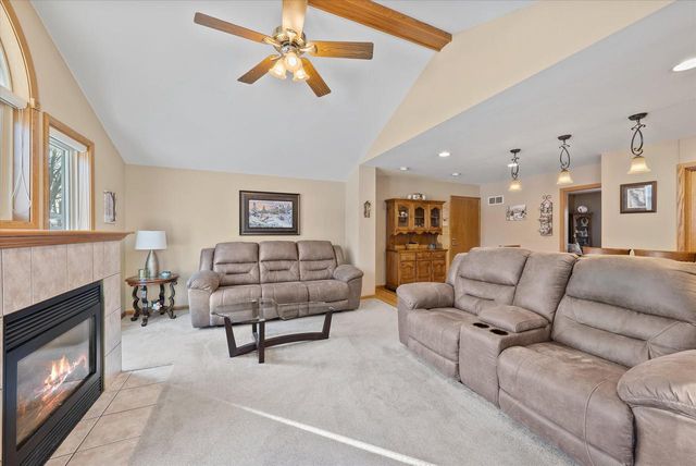 5923 Sunny LANE, Grafton, WI 53024