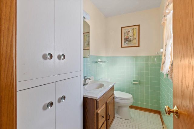 5923 Sunny LANE, Grafton, WI 53024